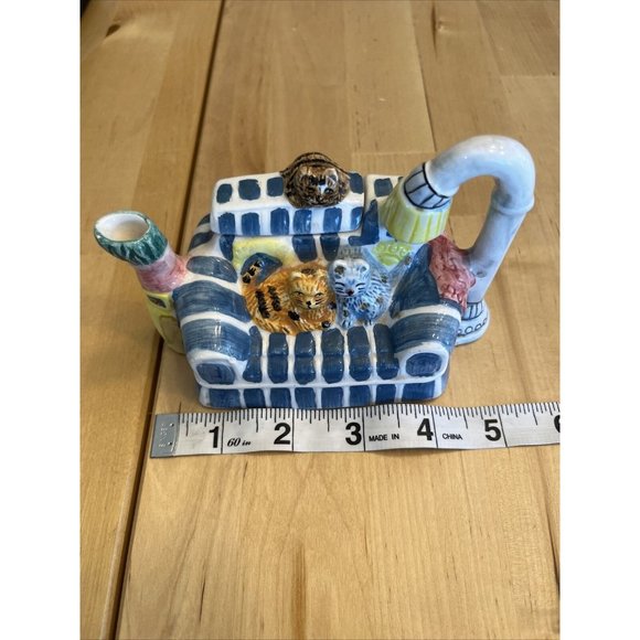 Vintage1995 Tea-nee Teapots Tiny Teapot With Cats On Couch Cardinal Inc - Picture 10 of 10